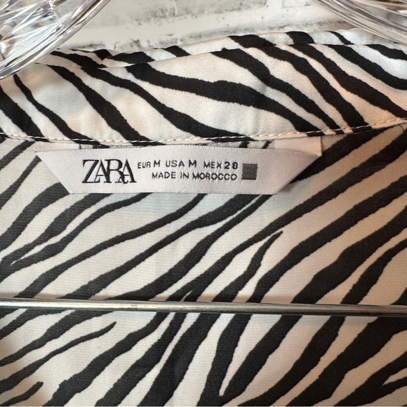 Zara‎ Black and White Button Down Shirt with Notched Collar - Picture 5 of 11